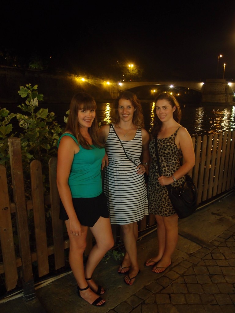 Loving the Tiber River by night