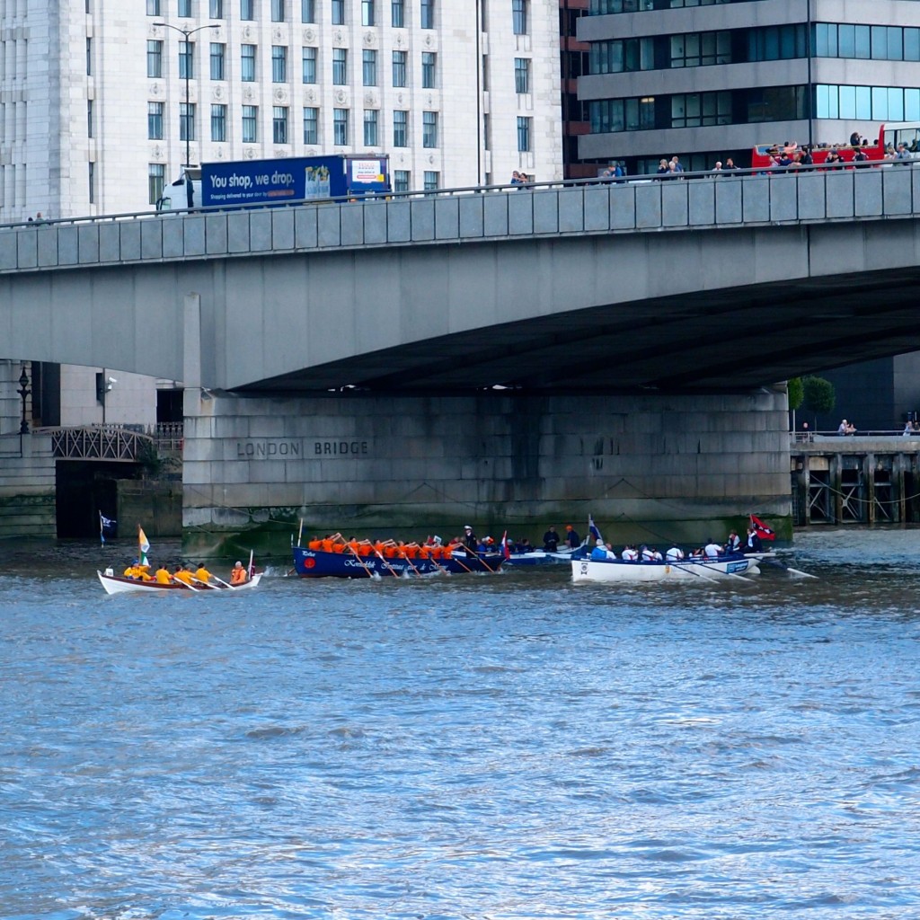 Thames River Boat Race, London Bridge